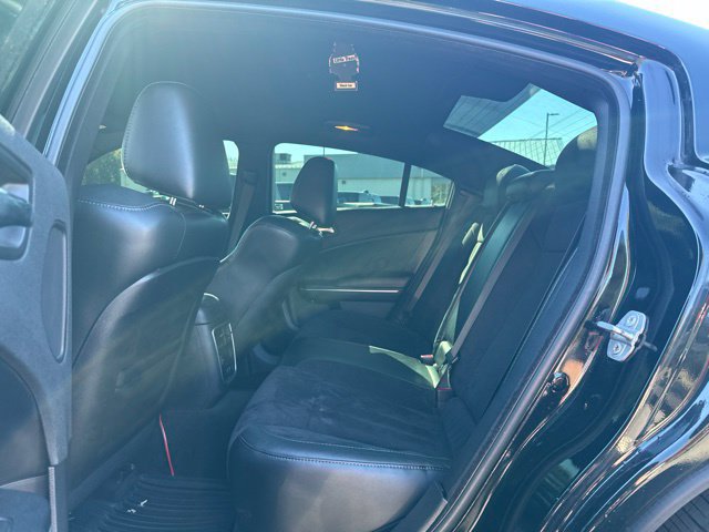 Used 2016 Dodge Charger R/T Scat Pack w/ Technology Group RWD image 6