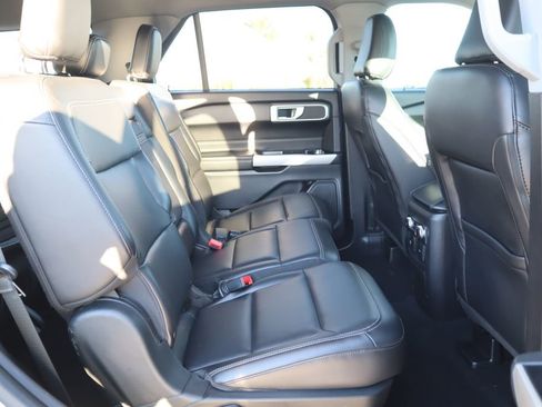 Used 2022 Ford Explorer XLT w/ Equipment Group 202A image 20