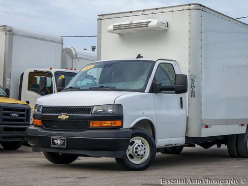 Used 2024 Chevrolet Express 3500 w/ Power Convenience Package RWD image 2