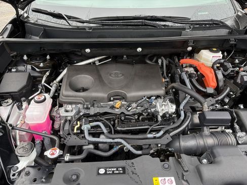Used 2025 Toyota RAV4 LE image 31