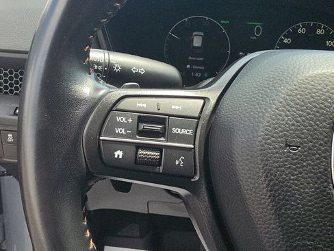 Used 2025 Honda CR-V Sport image 16