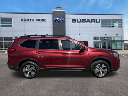 Used 2019 Subaru Ascent Premium image 2