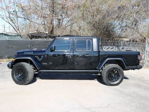 Used 2022 Jeep Gladiator Willys image 2
