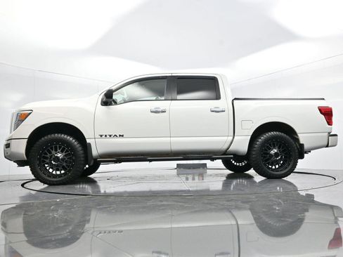 Used 2021 Nissan Titan SV w/ SV Convenience Package image 41