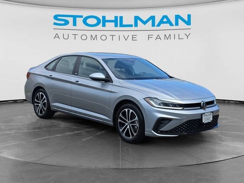 Used 2026 Volkswagen Jetta Sport FWD image 3
