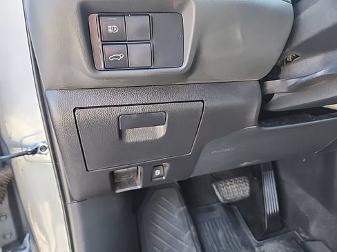 Used 2022 Toyota Highlander XLE AWD/4WD image 16