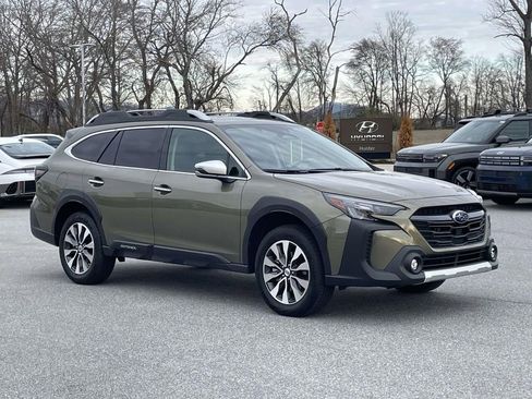 Used 2025 Subaru Outback Touring image 1
