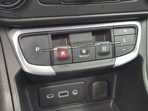 Used 2022 GMC Terrain SLE w/ Driver Convenience Package image 32