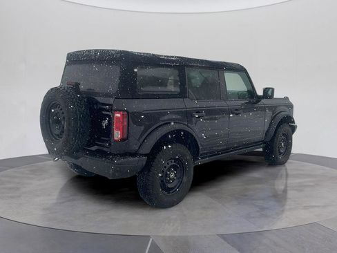 Used 2022 Ford Bronco Black Diamond image 6