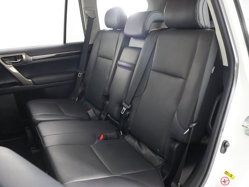 Used 2018 Lexus GX 460 image 31