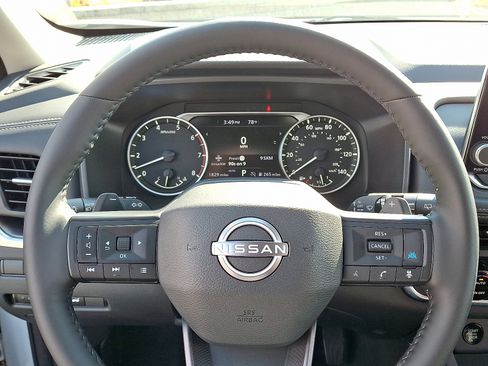 Certified 2025 Nissan Rogue SV image 19