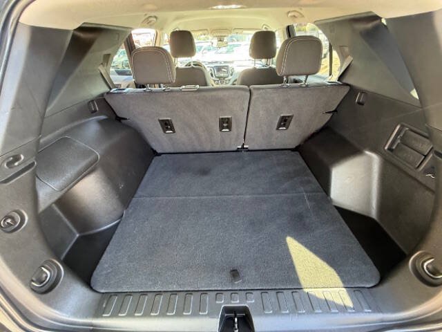 Used 2022 Chevrolet Equinox LT w/ Driver Convenience Package AWD/4WD image 19