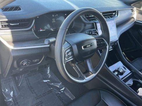 Used 2024 Jeep Grand Cherokee L Limited w/ Luxury Tech Group II image 21