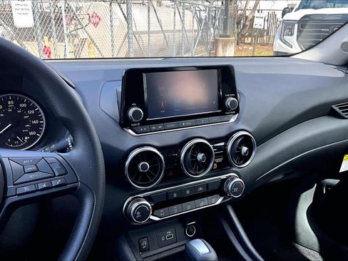 Used 2025 Nissan Sentra S image 7