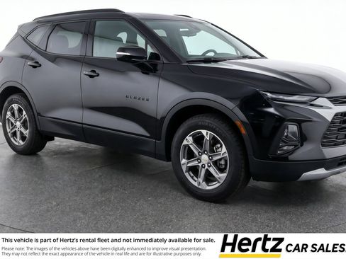 Used 2025 Chevrolet Blazer LT image 1