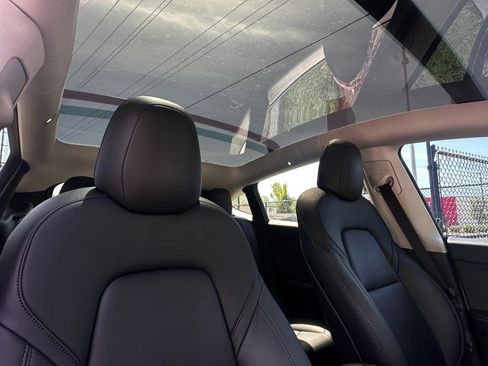 Used 2022 Tesla Model Y Performance AWD/4WD image 25