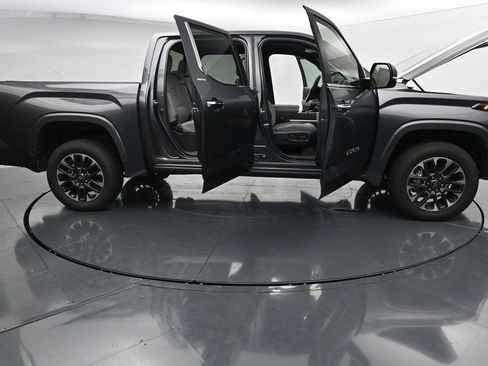 Used 2026 Toyota Tundra Limited AWD/4WD image 38
