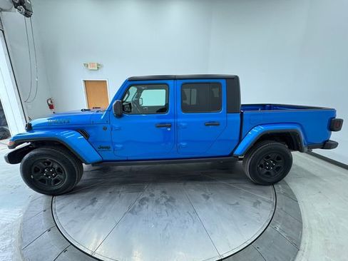 Used 2022 Jeep Gladiator Willys image 14
