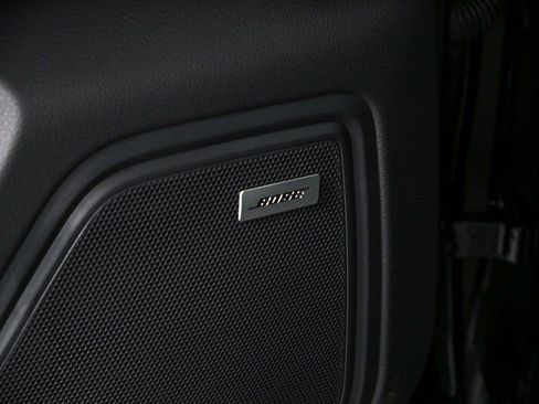 New 2026 Porsche Macan image 7