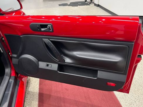 Used 2009 Volkswagen Beetle S image 30