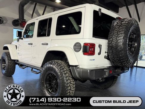 Used 2024 Jeep Wrangler Unlimited Sahara AWD/4WD image 16