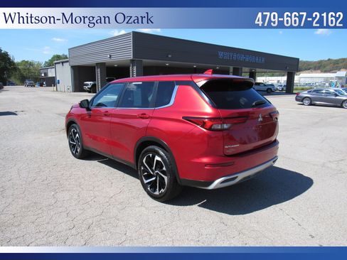 Used 2023 Mitsubishi Outlander SE AWD/4WD image 13