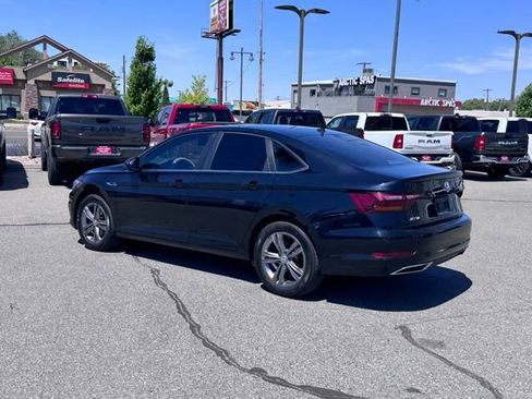 Used 2019 Volkswagen Jetta R-Line FWD image 3