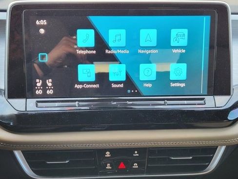 Used 2024 Volkswagen Atlas Cross Sport SE image 15