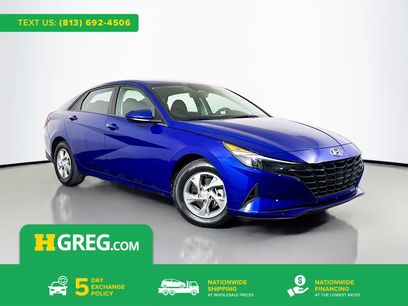 Used 2022 Hyundai Elantra SE w/ Cargo Package