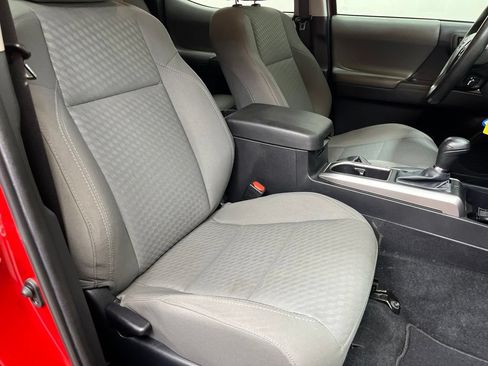 Used 2022 Toyota Tacoma SR5 w/ Technology Package RWD image 22