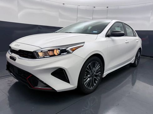 Used 2023 Kia Forte GT-Line w/ GT-Line Technology Package FWD image 3
