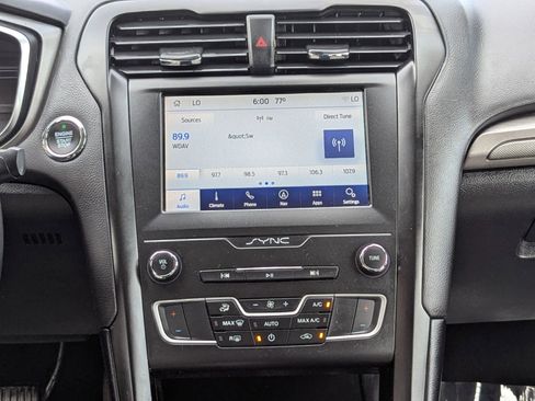 Used 2019 Ford Fusion SE w/ Equipment Group 151A FWD image 16