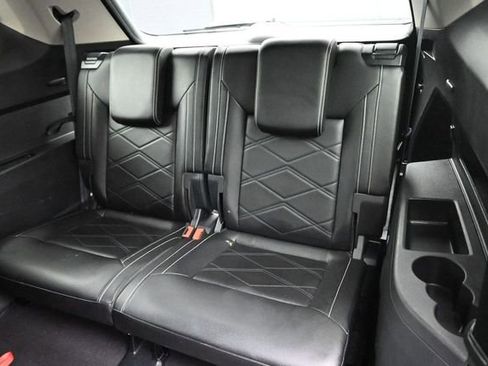 Used 2024 Volkswagen Atlas SE AWD/4WD image 19
