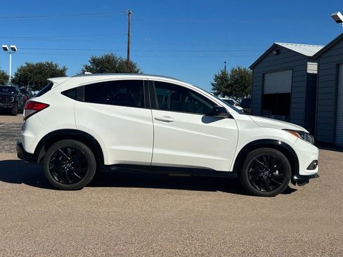 Used 2022 Honda HR-V Sport image 4