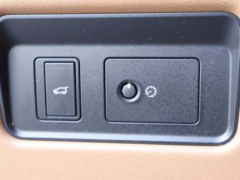 Used 2021 Jaguar F-PACE S image 23