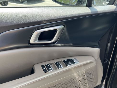 Used 2026 Kia Carnival LXS FWD image 30
