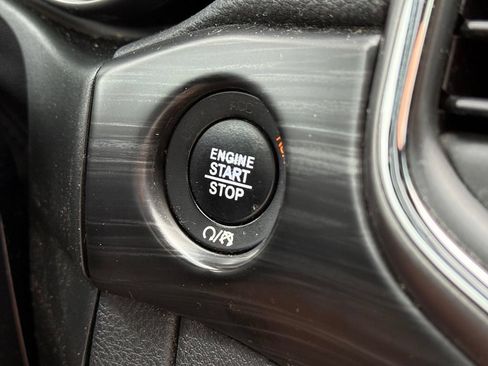 Used 2020 Jeep Grand Cherokee Laredo AWD/4WD image 12