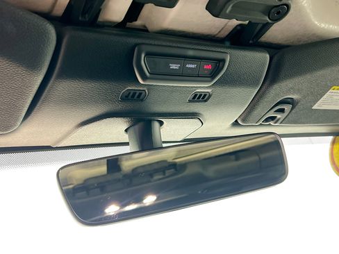 Used 2022 Jeep Gladiator Willys image 22