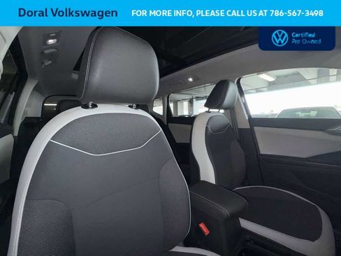 Used 2025 Volkswagen Taos SE FWD image 27