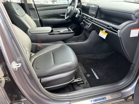 Certified 2025 Hyundai Tucson SEL AWD/4WD image 13
