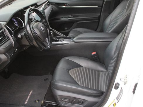 Used 2019 Toyota Camry SE FWD image 33