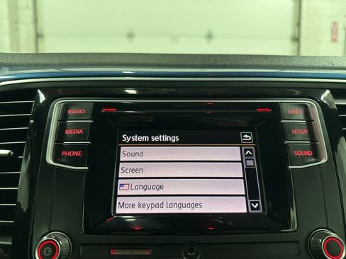 Used 2018 Volkswagen Beetle 2.0T S image 34