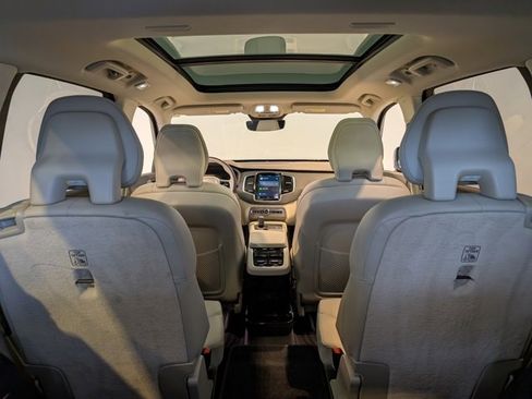 Used 2024 Volvo XC90 B6 Plus w/ Protection Package image 30