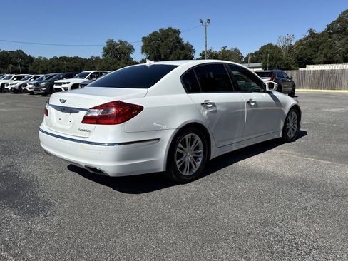 Used 2013 Hyundai Genesis 3.8 w/ Premium Pkg RWD image 6
