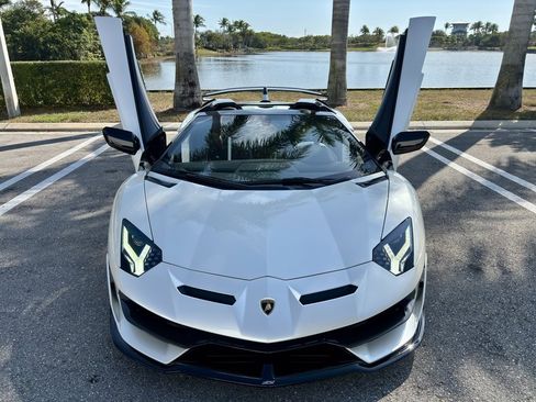 Used 2020 Lamborghini Aventador SVJ image 6