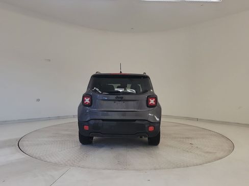 Used 2017 Jeep Renegade Altitude FWD image 8