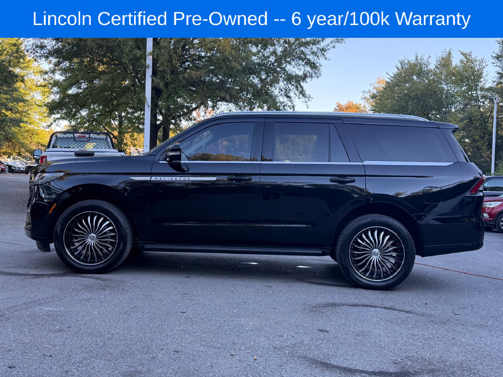 Used 2026 Lincoln Navigator Premiere AWD/4WD image 4
