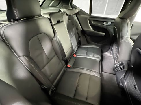 Used 2023 Volvo XC40 B5 Plus w/ Protection Package Premier image 27
