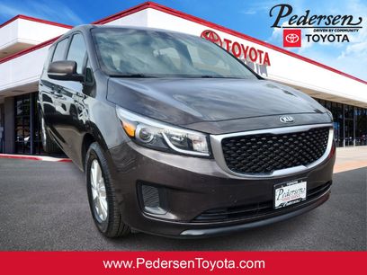 Used 2015 Kia Sedona LX