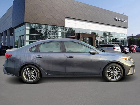 Used 2023 Kia Forte LXS image 4